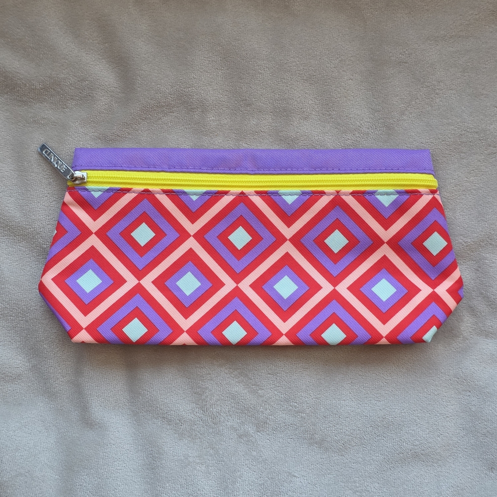 CLINIQUE Geometric Diamond Pattern MakeUp Bag